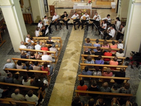 La Agrupación Laudística de la Escuela Municipal de Música de Andorra actuó en la iglesia parroquial