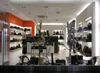 visual merchandising tienda de ropa zapatos aumento en ventas presentacion  de producto concepto de visual merchandising tendencias retail - Eco de  Teruel